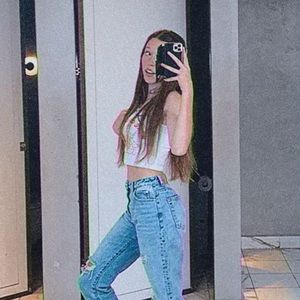 Meet your Posher, Amity